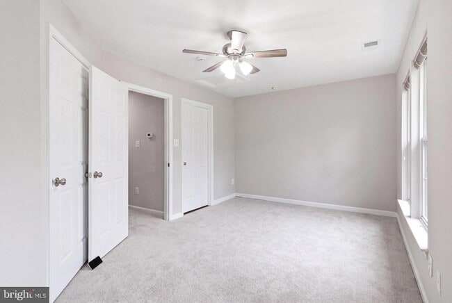 Building Photo - 986 Harrison Cir