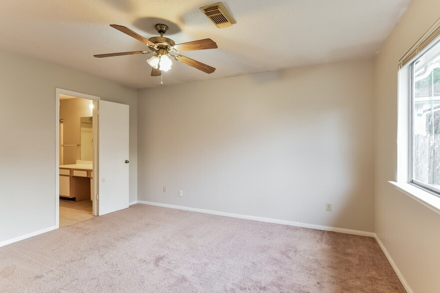 Building Photo - 28907 Binefield St