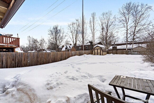 Building Photo - West Anchorage Townhome