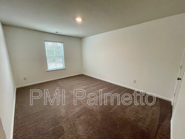 Building Photo - 341 Liliana Dr