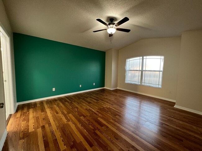 Building Photo - 3037 Bonkirk Dr