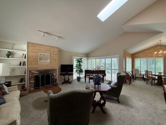 Building Photo - Fully Furnished 4-Bedroom Home in Bay Park...