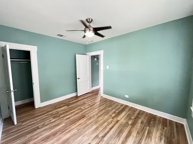 Building Photo - 123 Adaes Ave