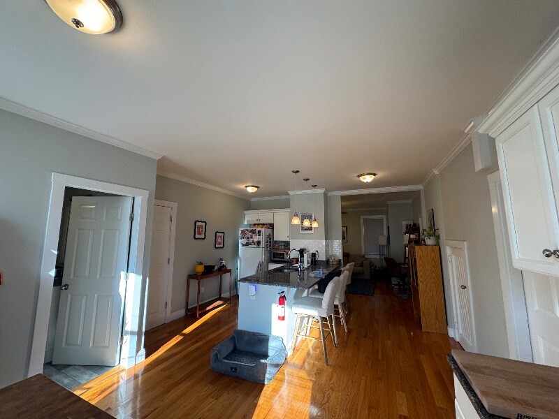 Building Photo - 327 High St