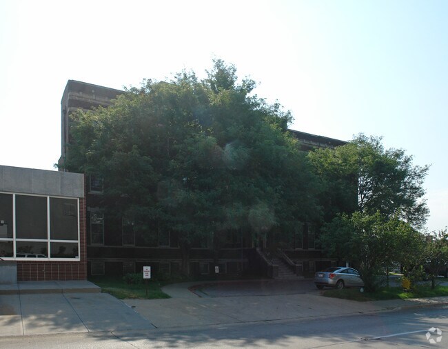 Building Photo - Fifth Avenue Apartments