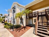 Building Photo - Completely Renovated 3 Bed 2 Bath Condo