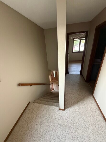 Building Photo - 205 13th Ct