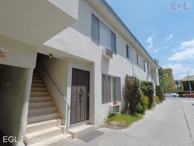 Building Photo - 823 N Hudson Ave