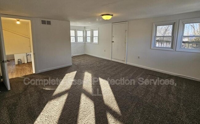 Building Photo - 18 S 574 W