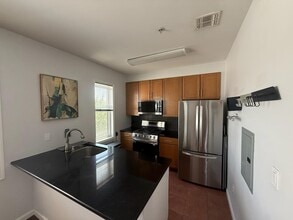 Building Photo - 515 30th St