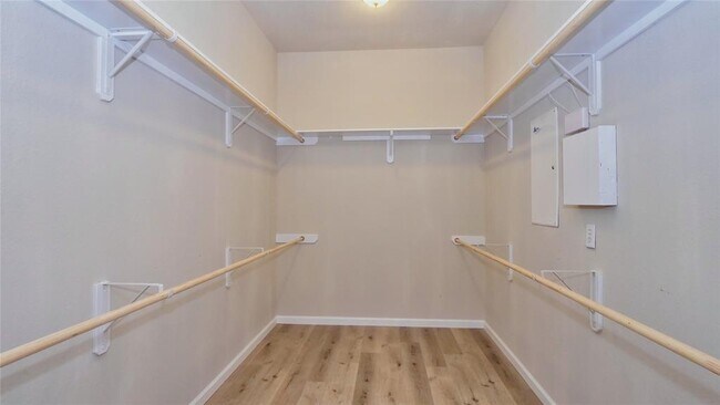 Building Photo - 16110 Craigshire Ct