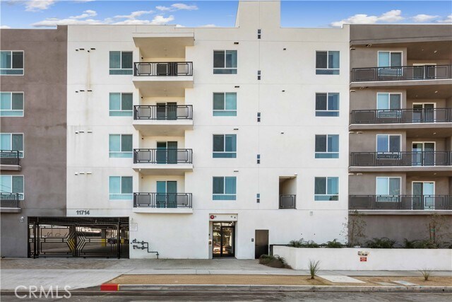 Building Photo - 11714 Archwood St