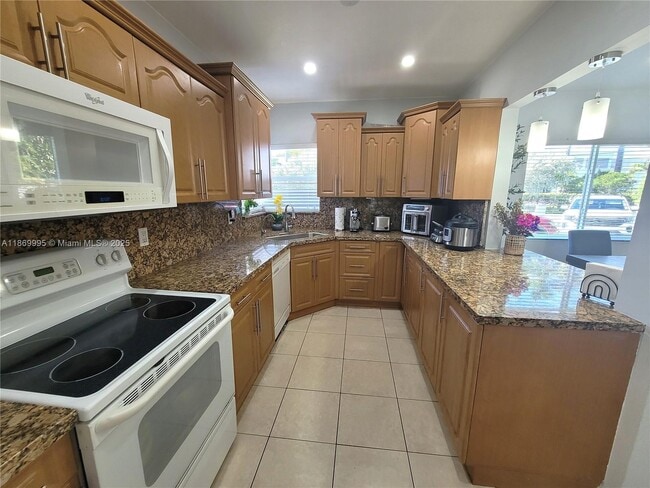 Building Photo - 8839 SW 28th St