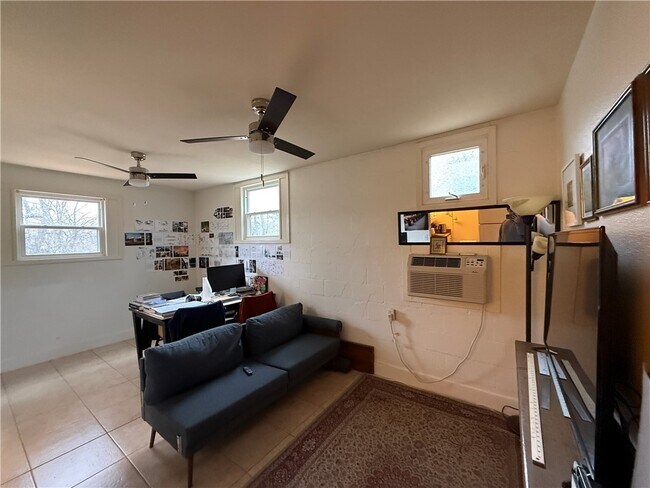 Building Photo - 101 S W Ave