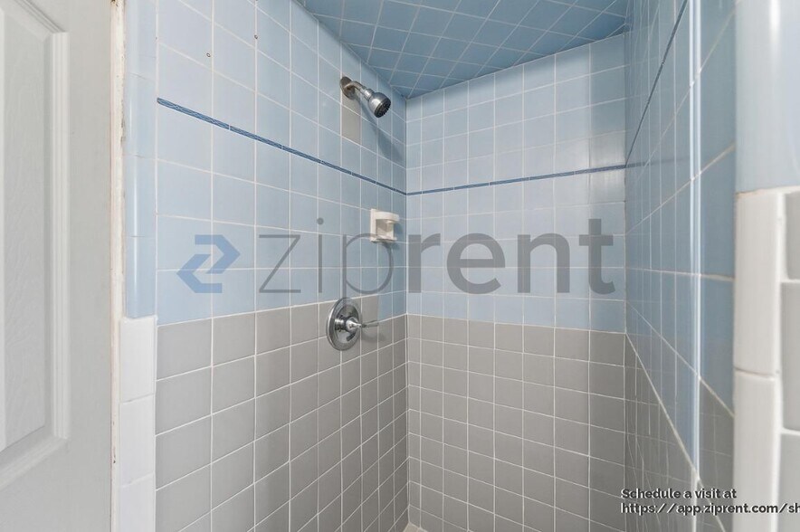 Building Photo - 139 W 18th St