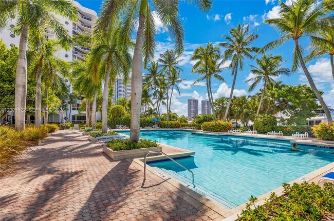 Building Photo - 3610 Yacht Club Dr
