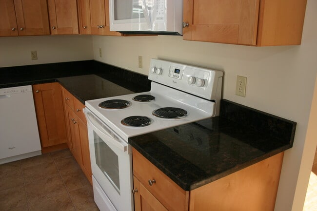 Building Photo - 20 Capen St