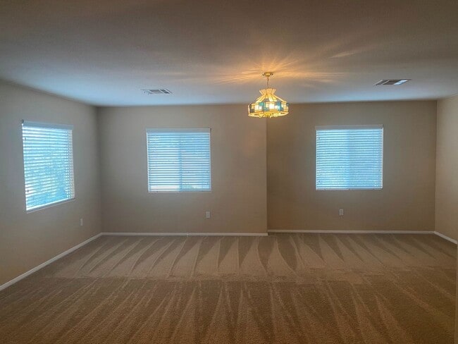 Building Photo - Gorgeous Rhodes Ranch Country Club home in Guard Gated Community!