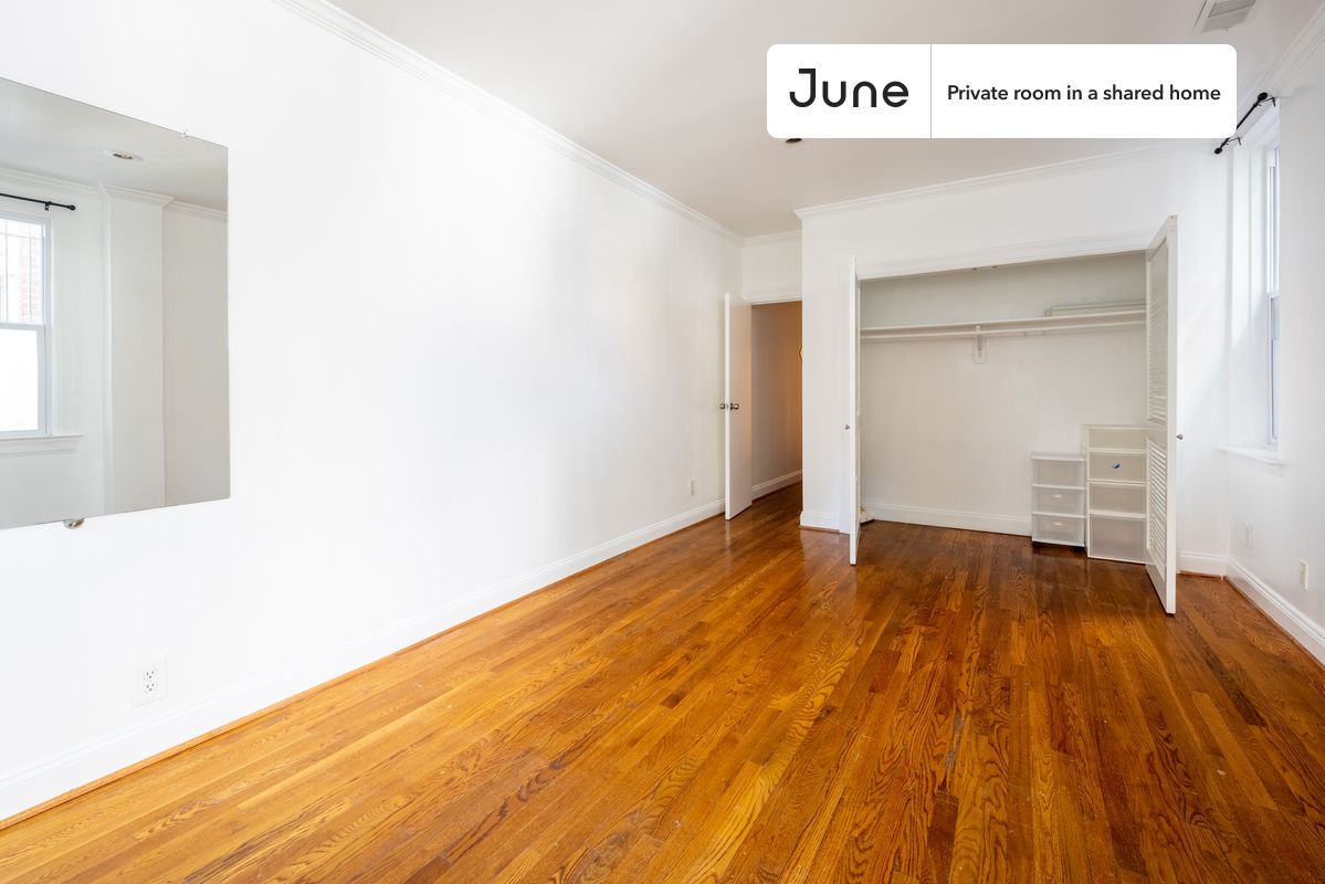 Building Photo - Room in Shared 3 bed/1 bath home