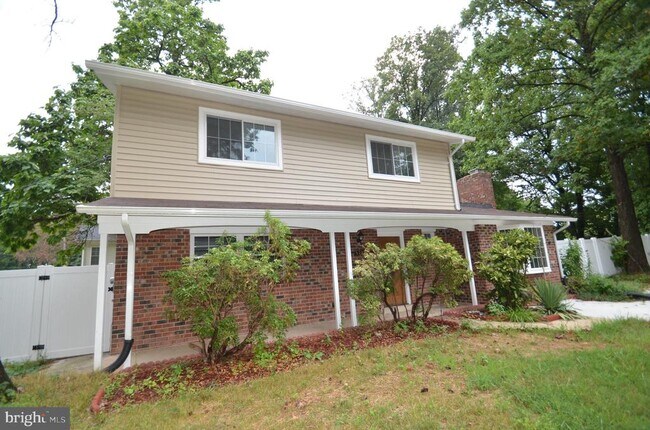 Building Photo - 5200 Kings Park Dr