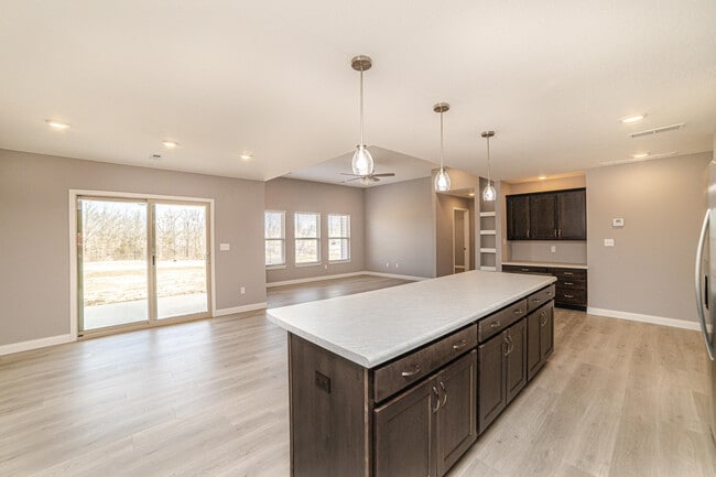 Building Photo - 3708 Parrot Ct
