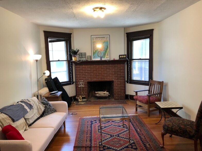 Living Room with decorative fireplace - 94 Linden St