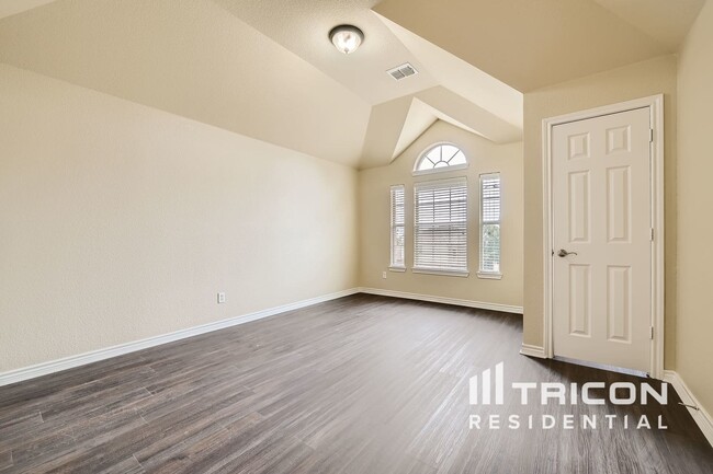 Building Photo - 5001 Pallas Ct