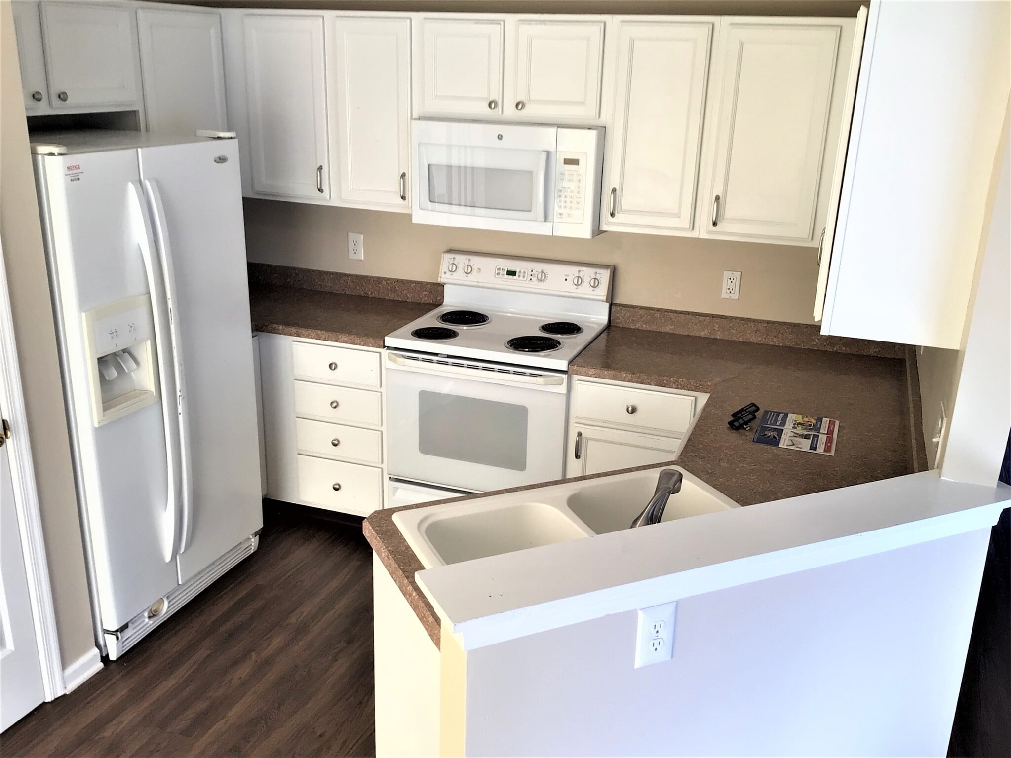 Building Photo - 2456 Miami Village Dr