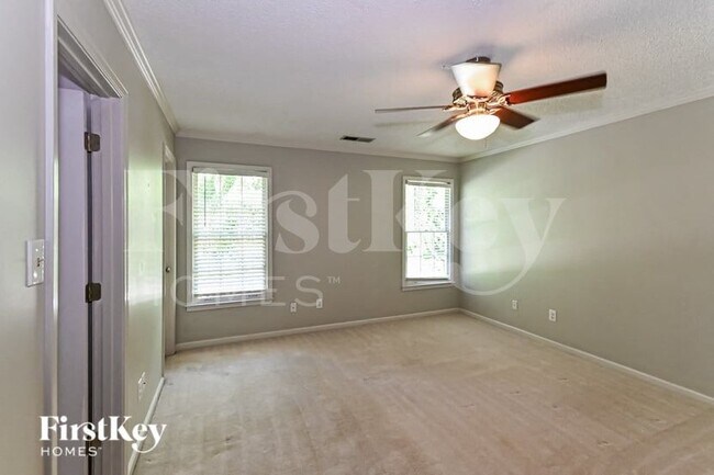 Building Photo - 1217 Pin Pointe Dr