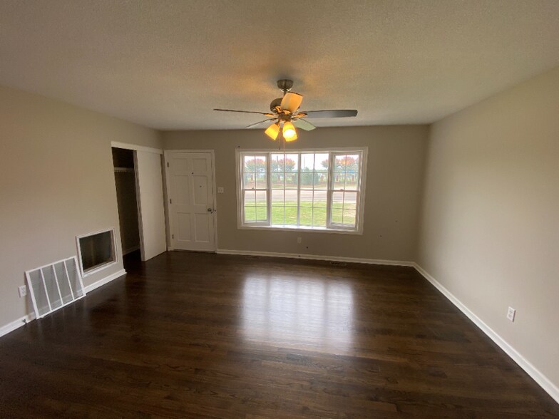 Building Photo - 7209 Perry Creek Rd