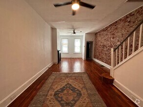 Building Photo - Old charm mixed with new finishes. Beautif...