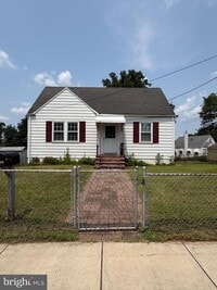 Building Photo - 10902 Milburn St