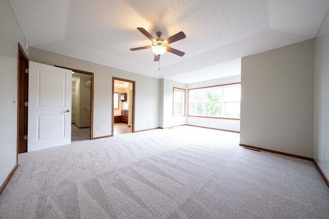 Building Photo - 15515 59th Pl N