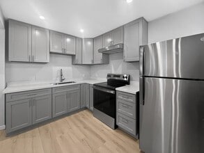 Building Photo - 409 W 18th St