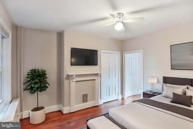 Building Photo - 726 S 16th St