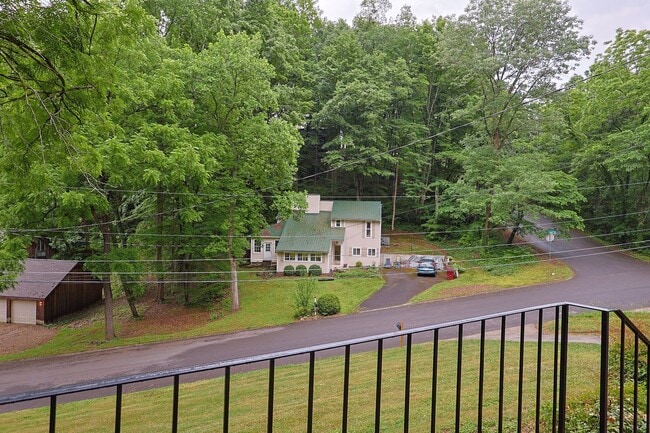 Building Photo - nice renovated 4 Bed 3 Bath