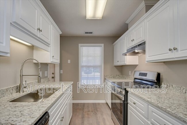 Building Photo - 109 Kelly Dr