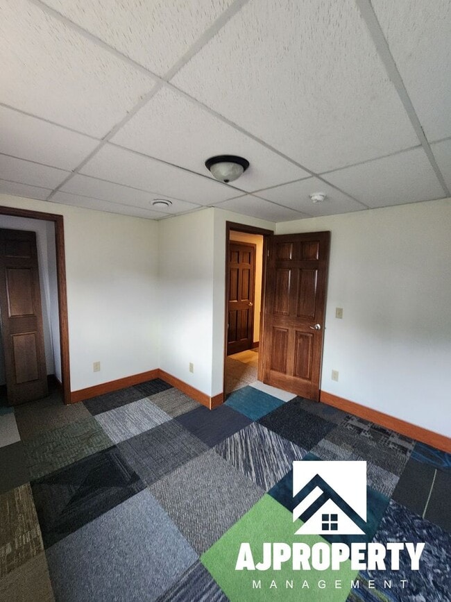 Building Photo - 6521 W Amber St