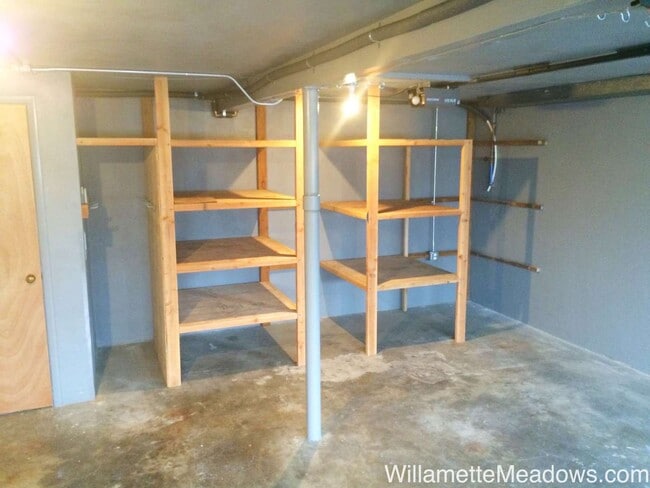 Building Photo - Amazing 4 Bedrooms, 2 Bathrooms, House in South Salem