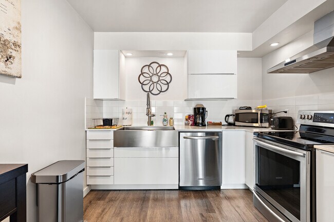 Building Photo - 925 N 9th St