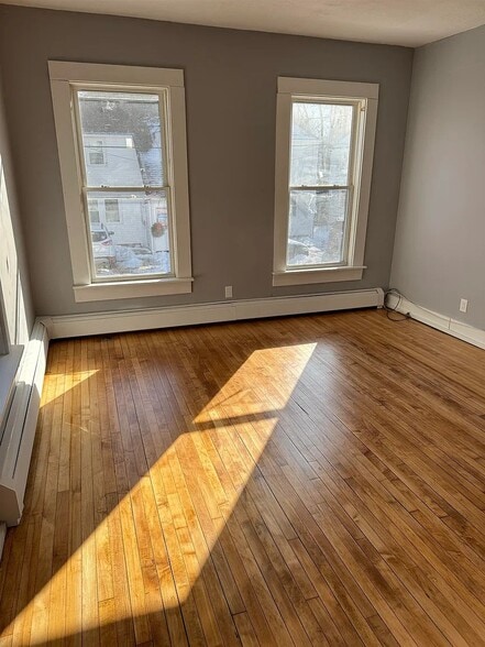 Living room - 13 Water St