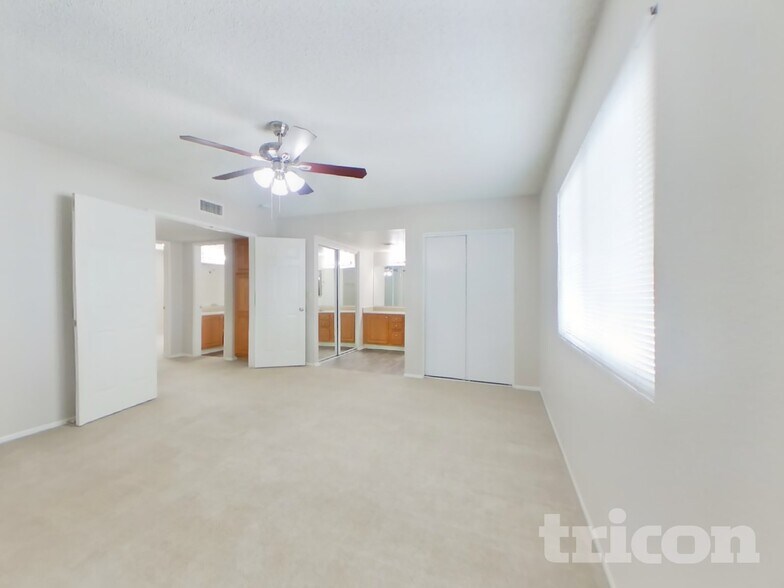 Building Photo - 5212 N 69th Ave