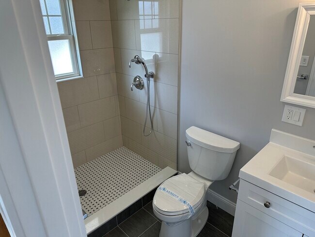 Building Photo - 35 Trapelo Rd