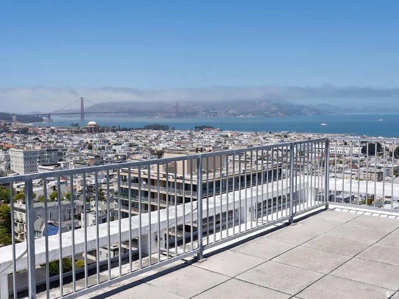 Building Photo - 1998 Broadway