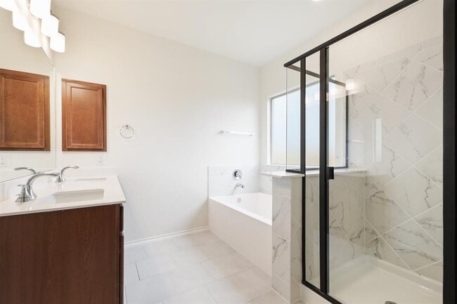 Building Photo - 100 Jarbridge Dr