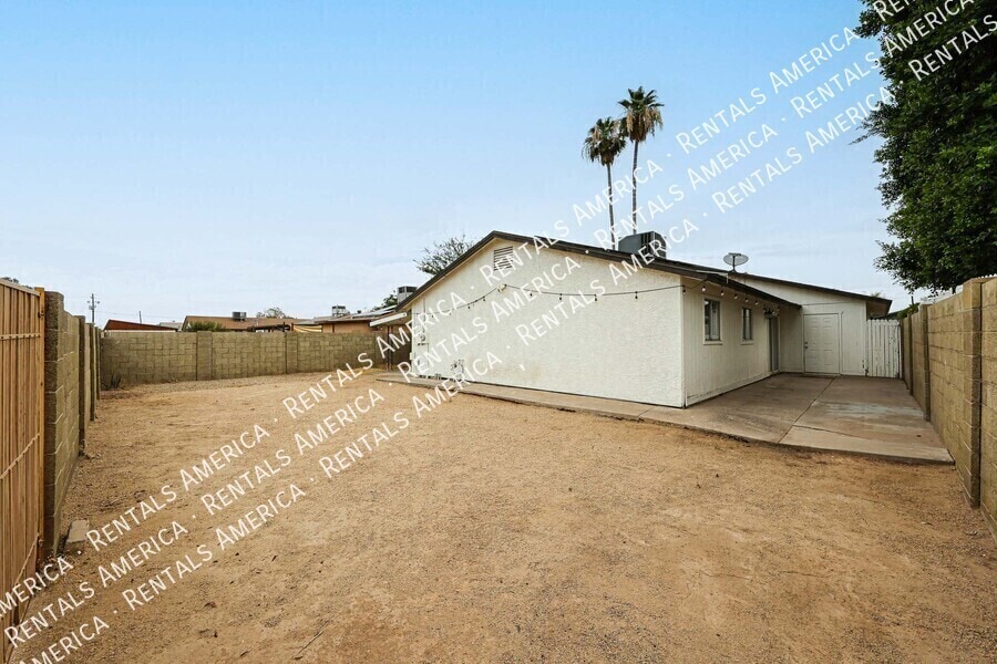 Building Photo - 3837 W Acapulco Ln