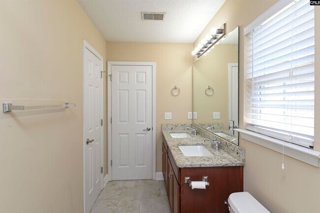 Building Photo - 21 Spears Ct