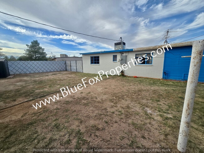 Building Photo - 3240 E Halcyon Pl