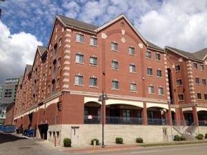Primary Photo - 327 E College St