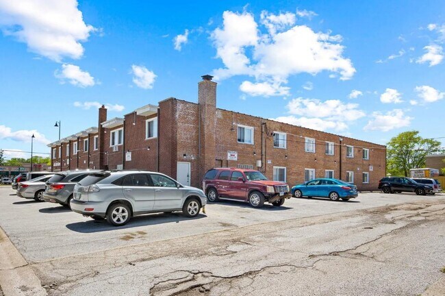 Building Photo - 7834 95th St